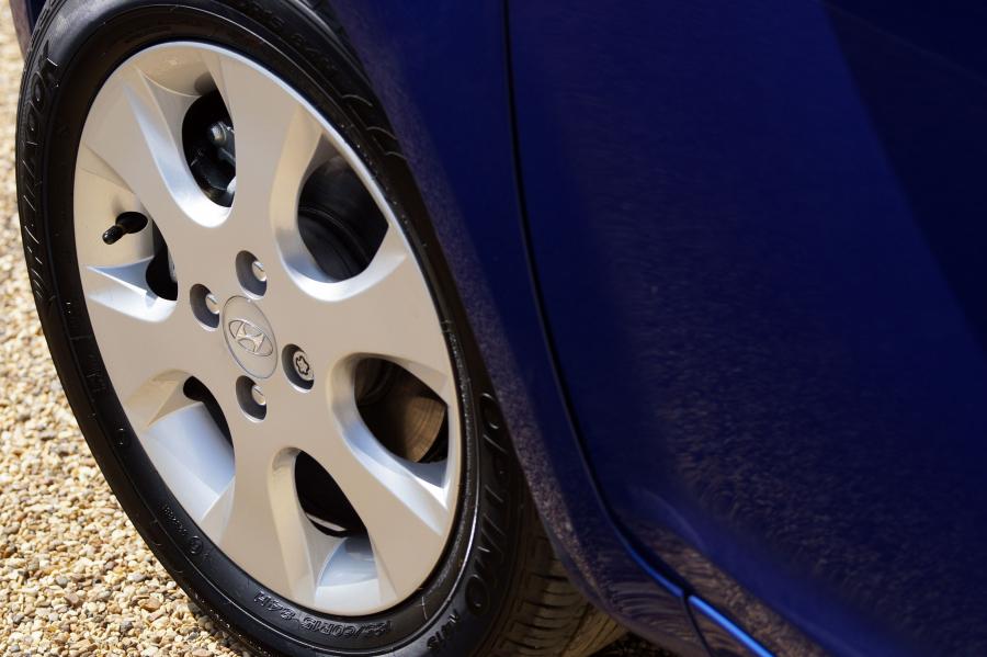  Hyundai i20 BlueDrive 2012 года  (UK) (фото 15 из 30)